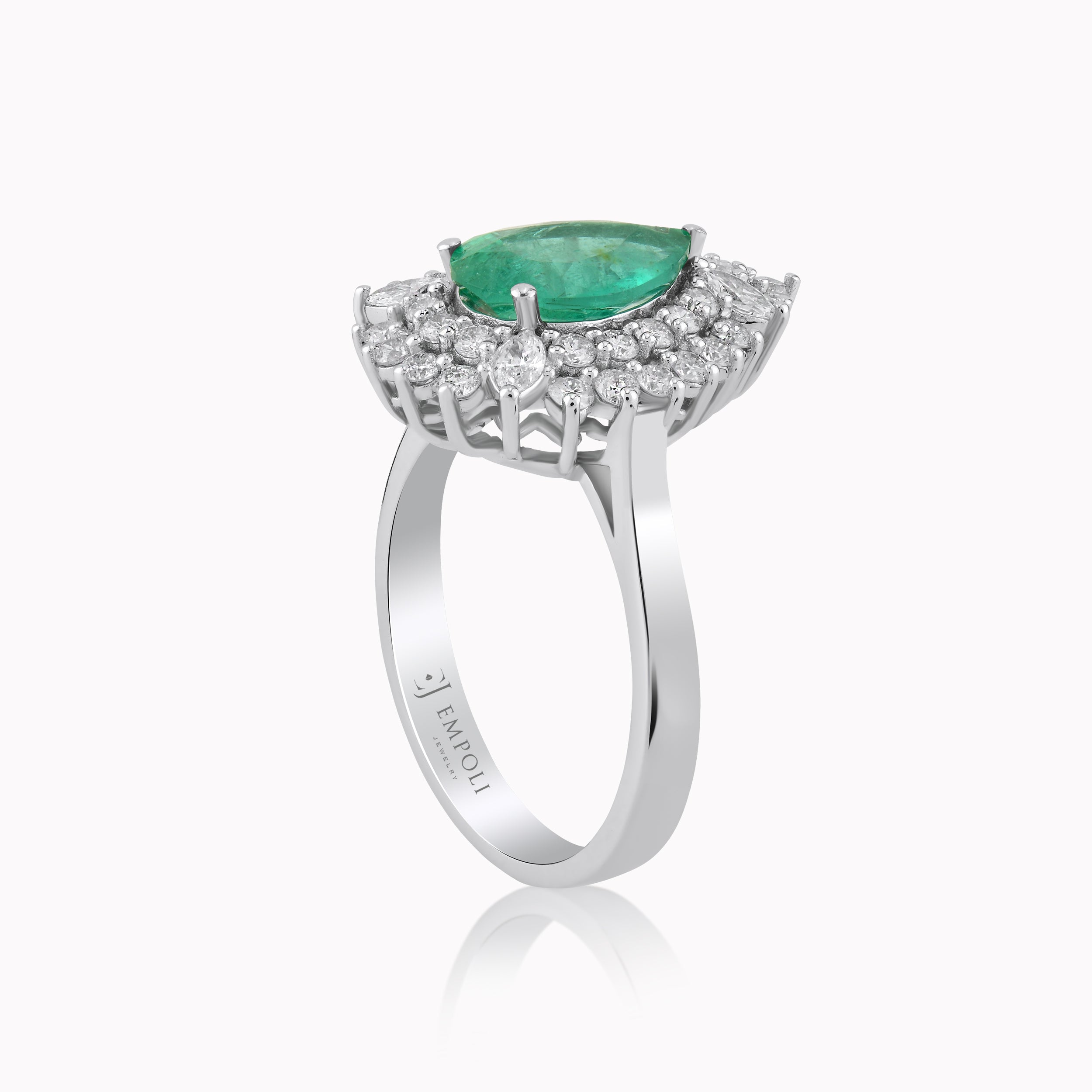 18K White Gold Emerald & Diamond Ring — 0.64 ct Emerald · 0.55 ct Diamonds